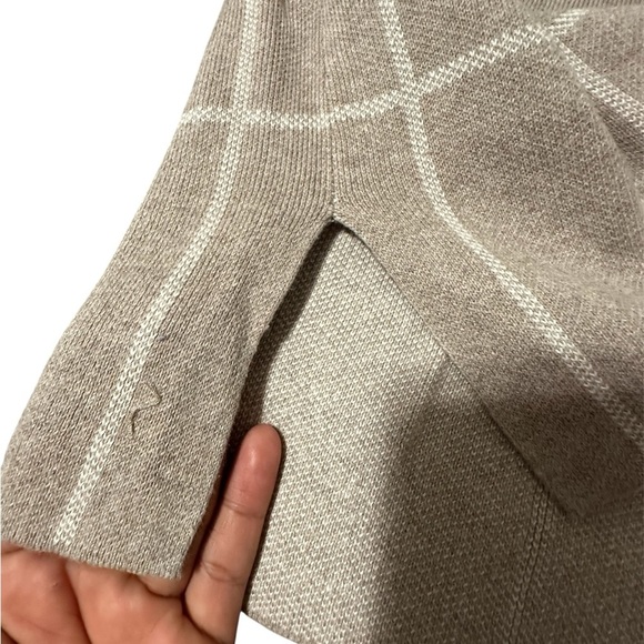 LOFT Heather Gray Knit Top - Picture 2 of 7